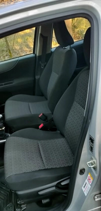 Toyota Yaris cena 35000 przebieg: 103000, rok produkcji 2013 z Pińczów małe 232
